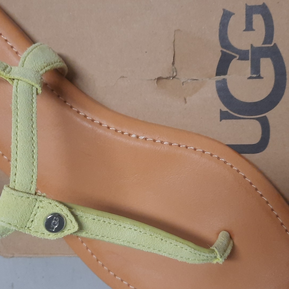 UGG Madeena Flat - Picture 8 of 13
